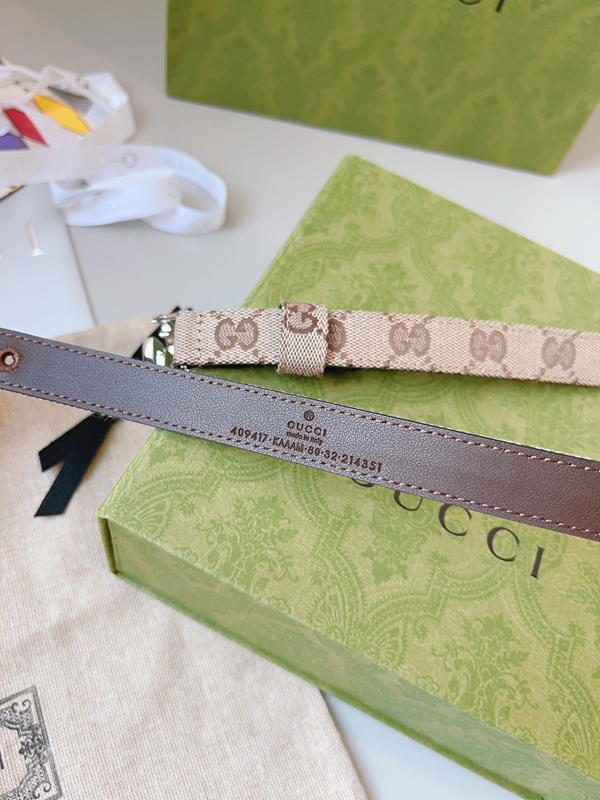 スーパーコピーグッチベルト着用イメージ